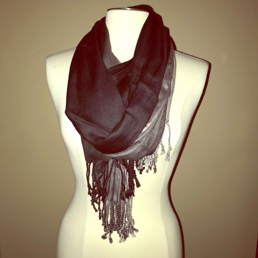 Black/gray ombré wrap